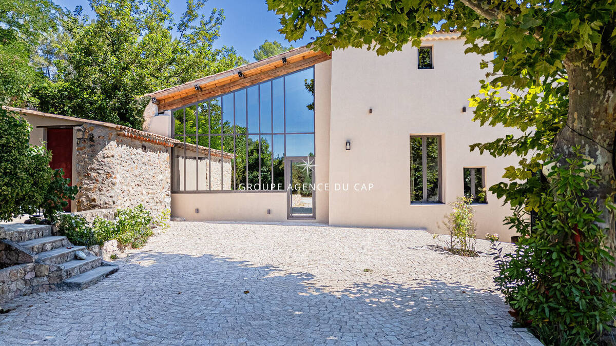 Maison à BAGNOLS-EN-FORET