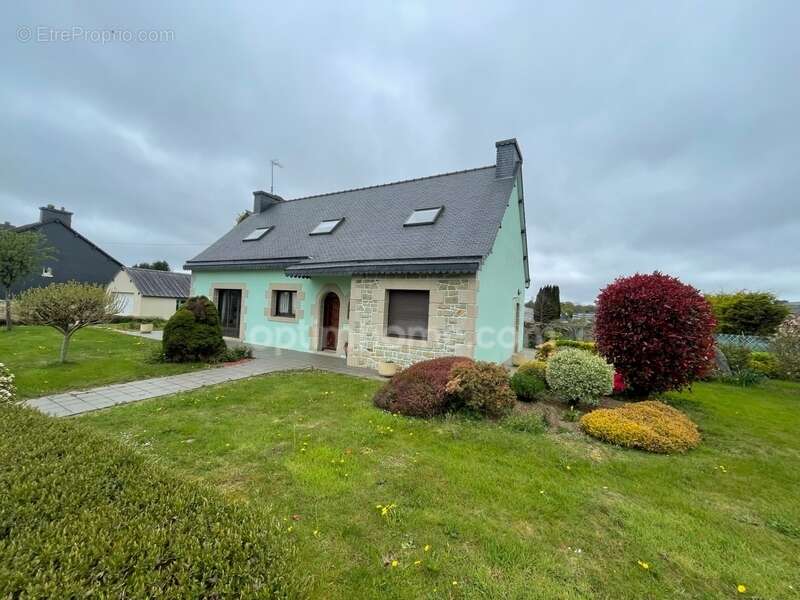 Maison à CALLAC