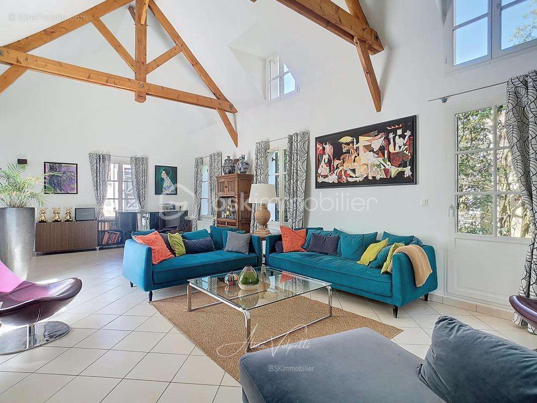 Maison à MAGNY-LE-HONGRE