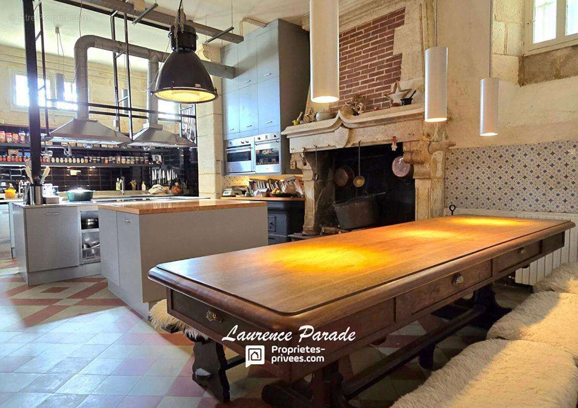 Maison à SAINT-FRONT-DE-PRADOUX