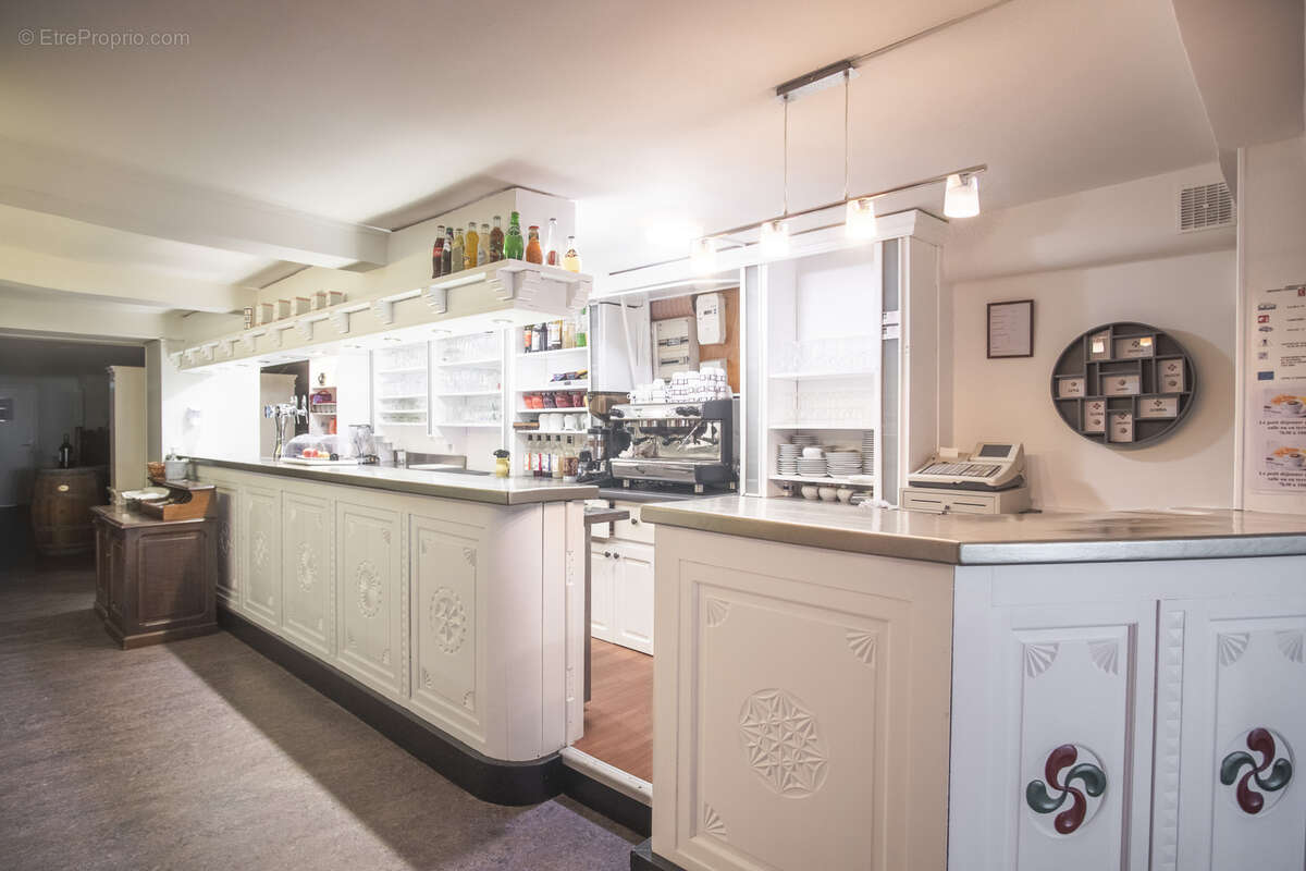 Commerce à SAINT-JEAN-PIED-DE-PORT