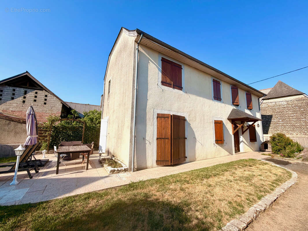 Charmante Maison de 138 m2 à Ibos, Hautes-Pyrénées - photo 2