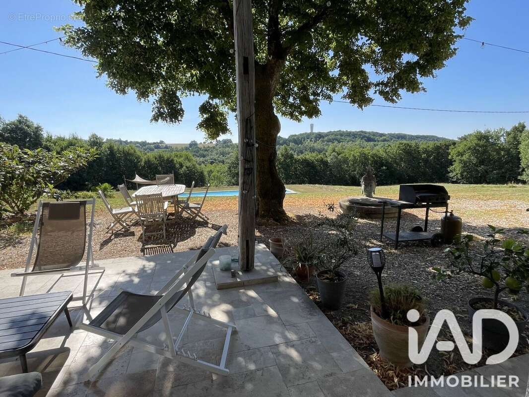 Maison 305 m² à Sigalens  - photo 6