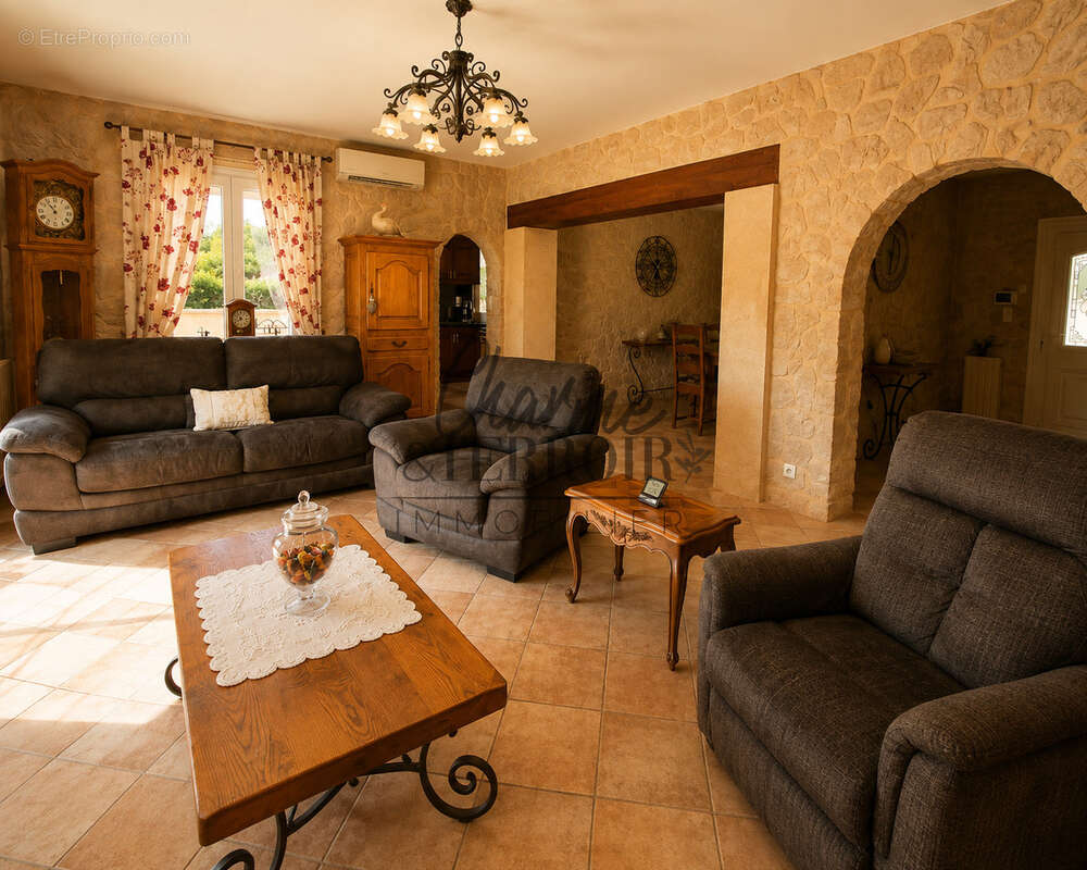A proximité d'Uzès, très belle Propriété provençale de 240m2 sur 6000m2 de jardin méditéranéen - photo 9