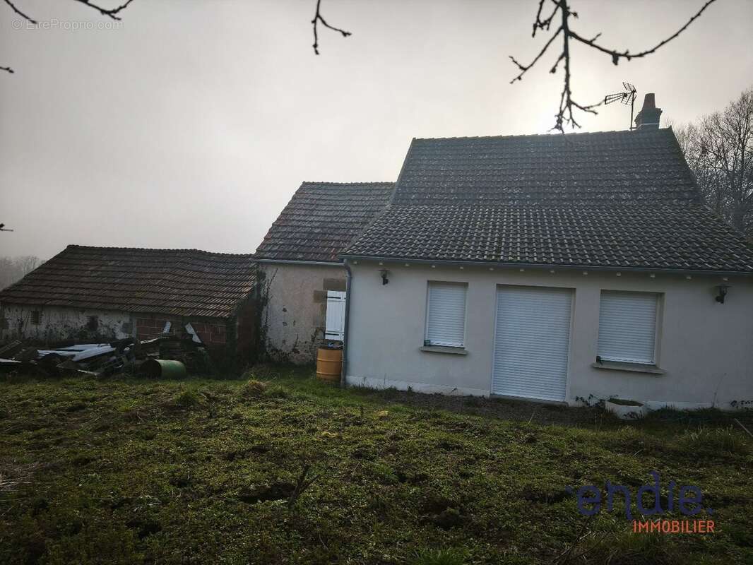 Maison à THENEUILLE