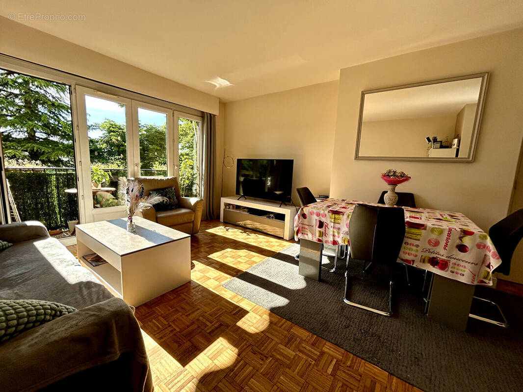 Appartement à LE PERREUX-SUR-MARNE