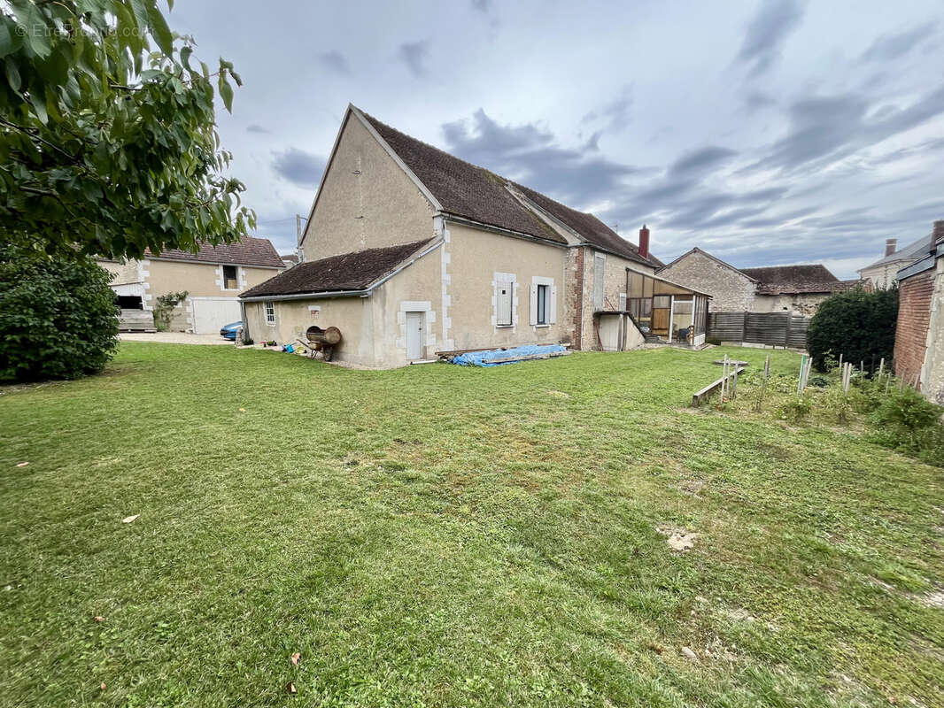 Maison à CHEMILLY-SUR-YONNE