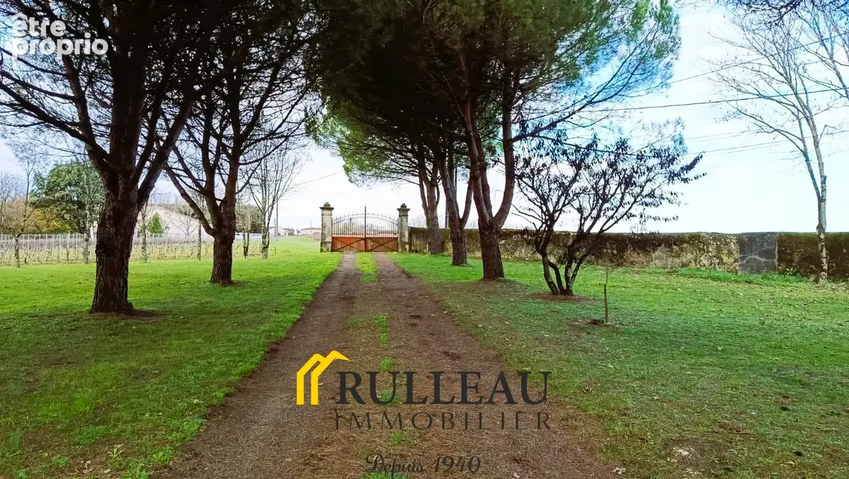 A vendre Propriété d'exception à Berson - Entre charme et potentiel - photo 4