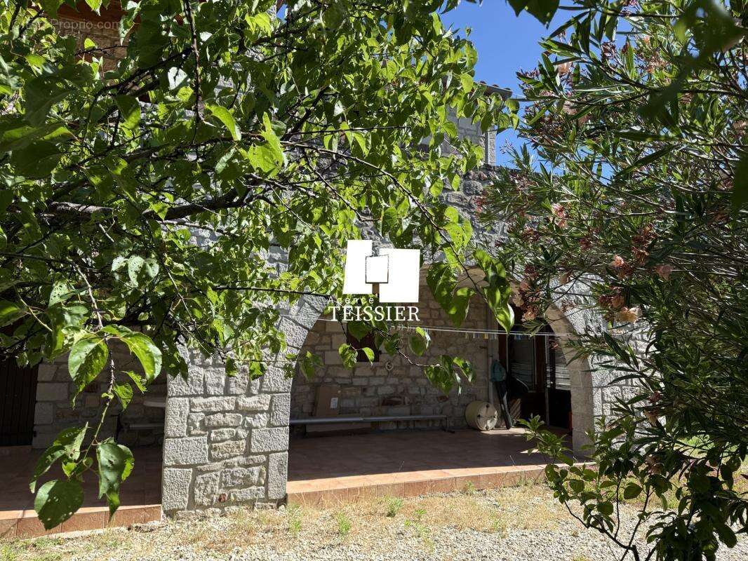 Maison à LABLACHERE