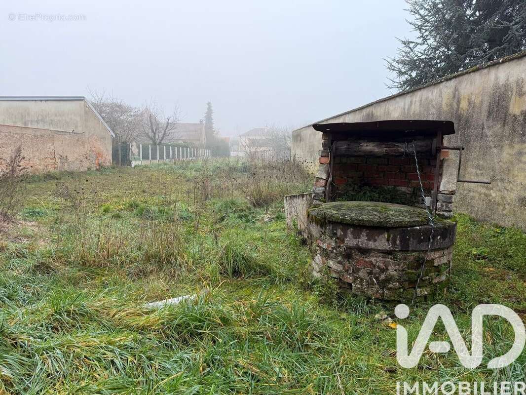 Photo 2 - Terrain à SAINT-YAN
