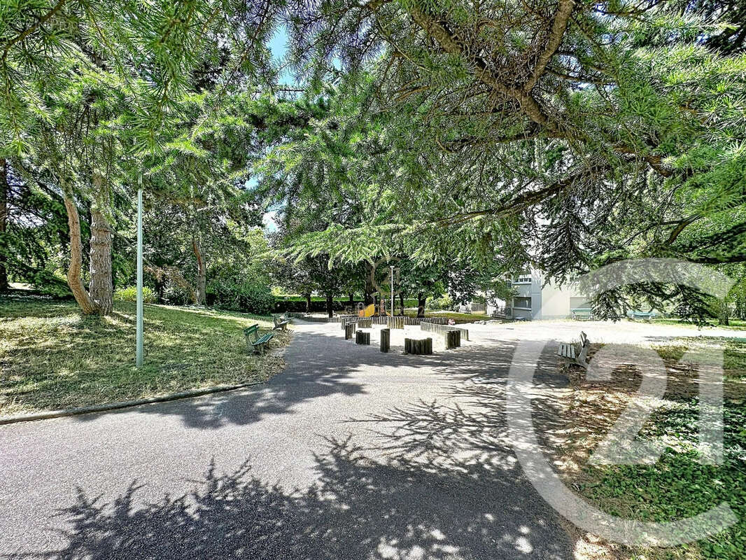 Appartement à SAINTE-FOY-LES-LYON