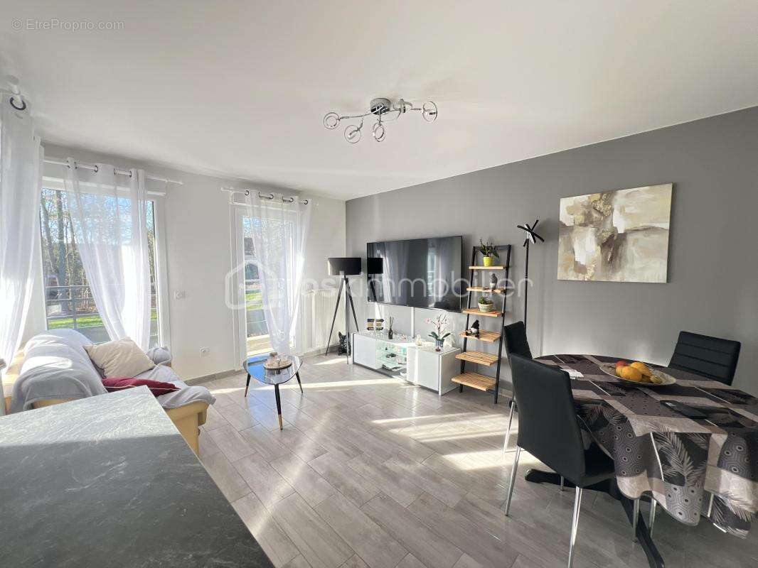 Appartement à L'ETANG-LA-VILLE