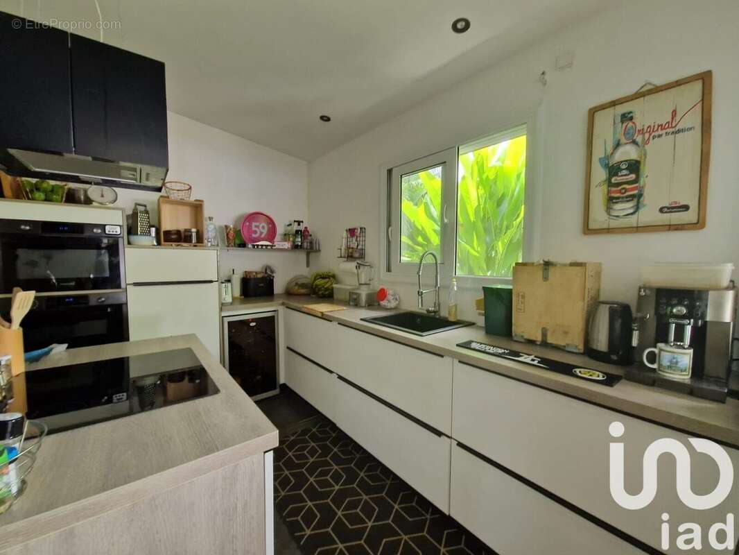 Maison 135 m² à Sainte-Anne  - photo 4