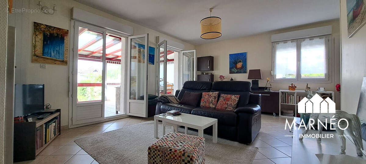 Maison 143 m² à Saint-Memmie  - photo 2