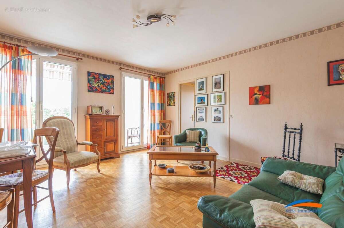   - Appartement à REIMS