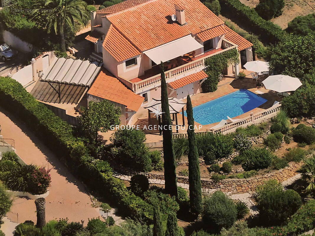 Maison à LES ISSAMBRES