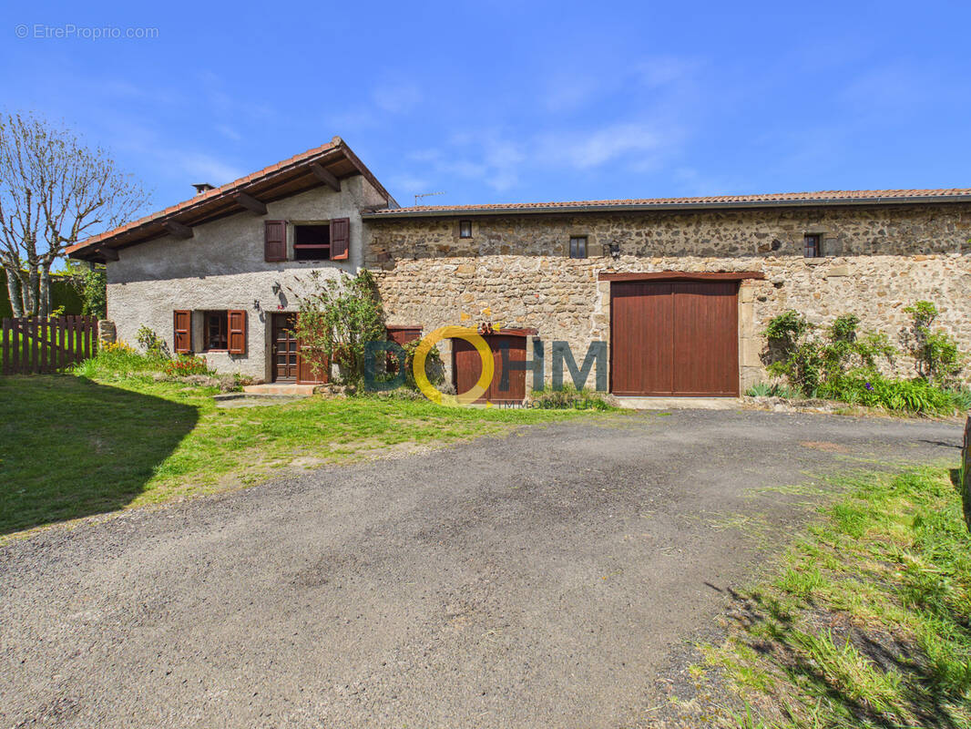 Maison à MALVALETTE