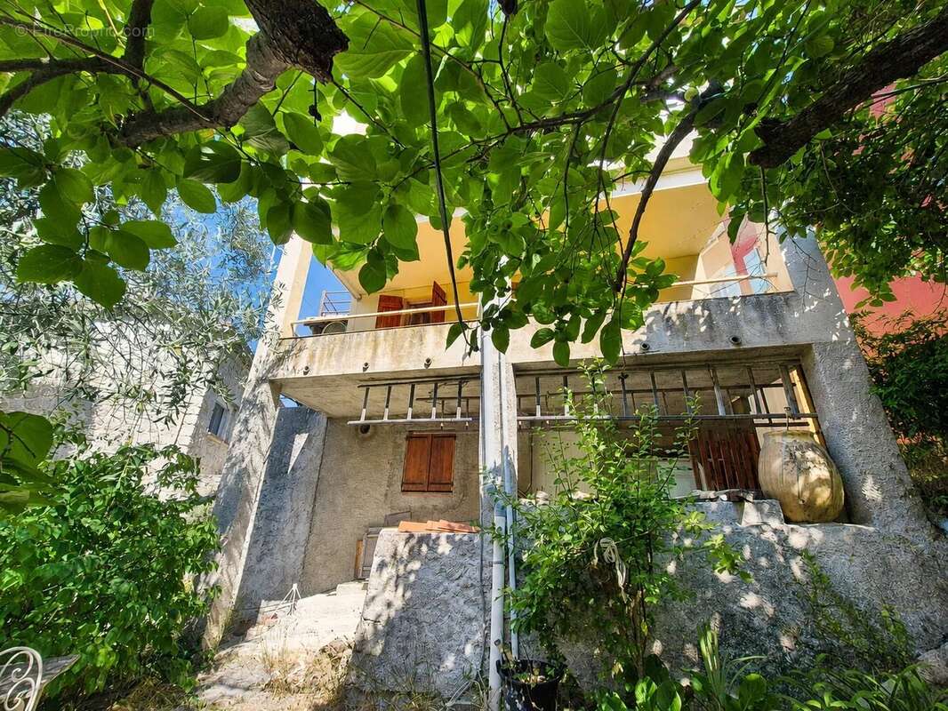 Tourrette-levens – maison à rénover dans un écrin de verdure - photo 17