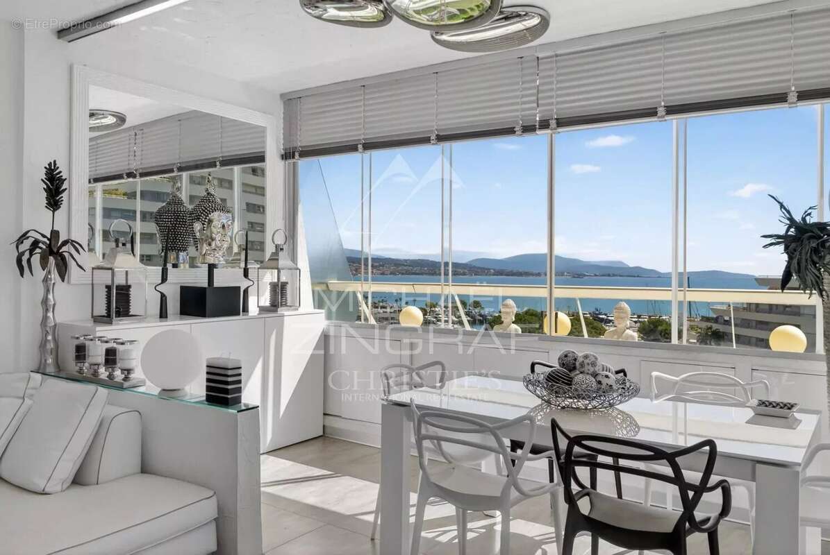 Appartement à VILLENEUVE-LOUBET