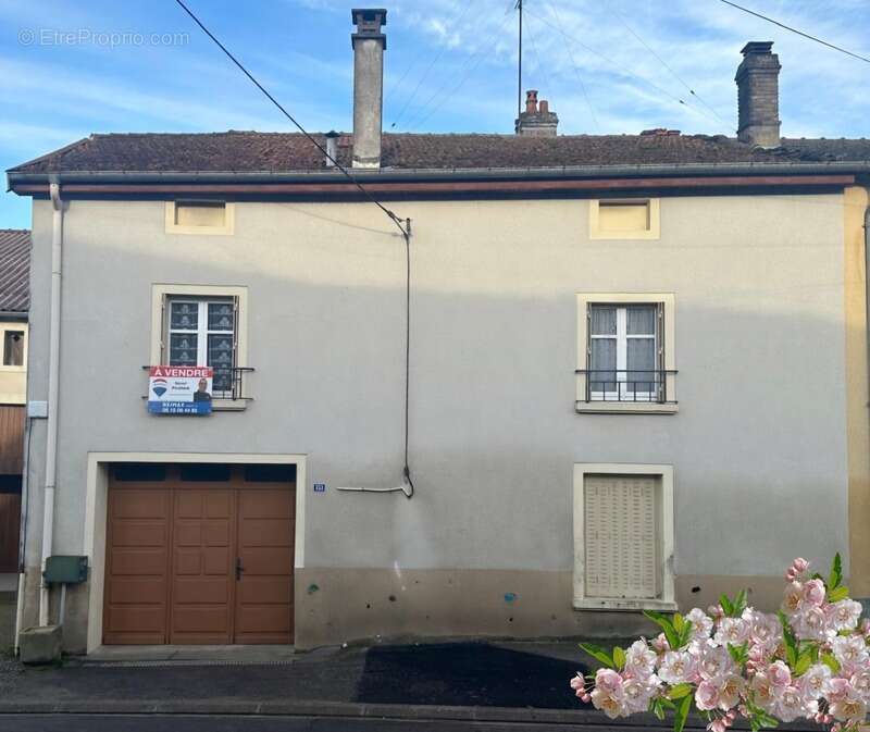 Maison à CONTREXEVILLE