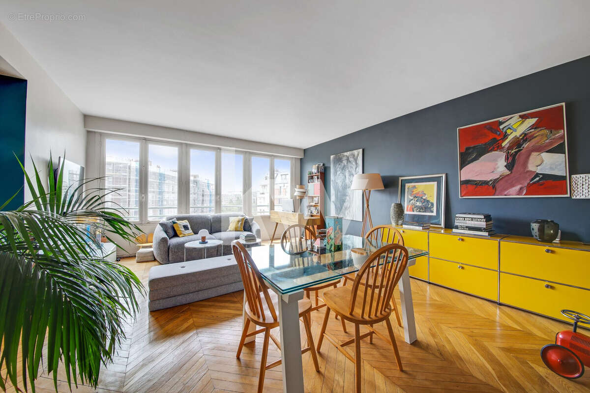Appartement à PARIS-16E
