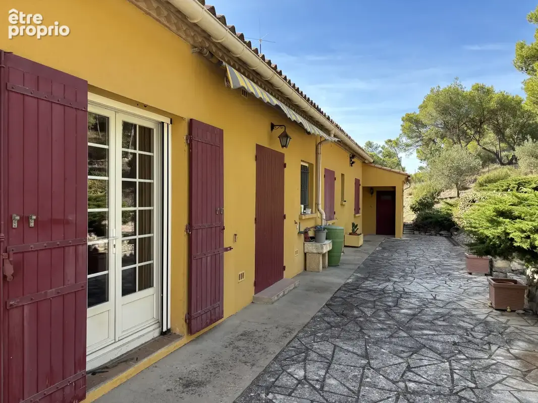 Belle villa traditionelle en colline sur 5500 m2 de terrain - photo 3