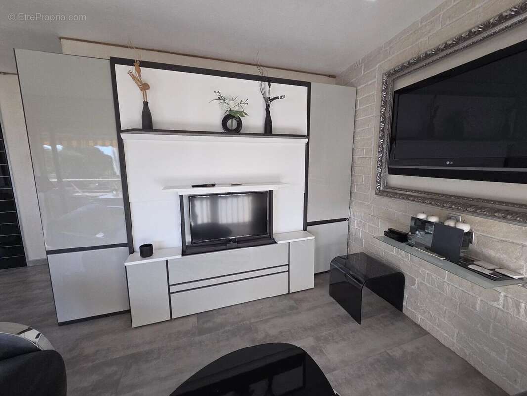 Appartement à VILLENEUVE-LOUBET