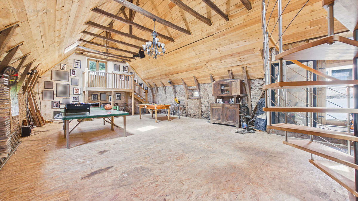 Maison Villecomtal 5 pièces 150 m2 + 76m²  aménageable sur 585 m² de terrain - photo 16