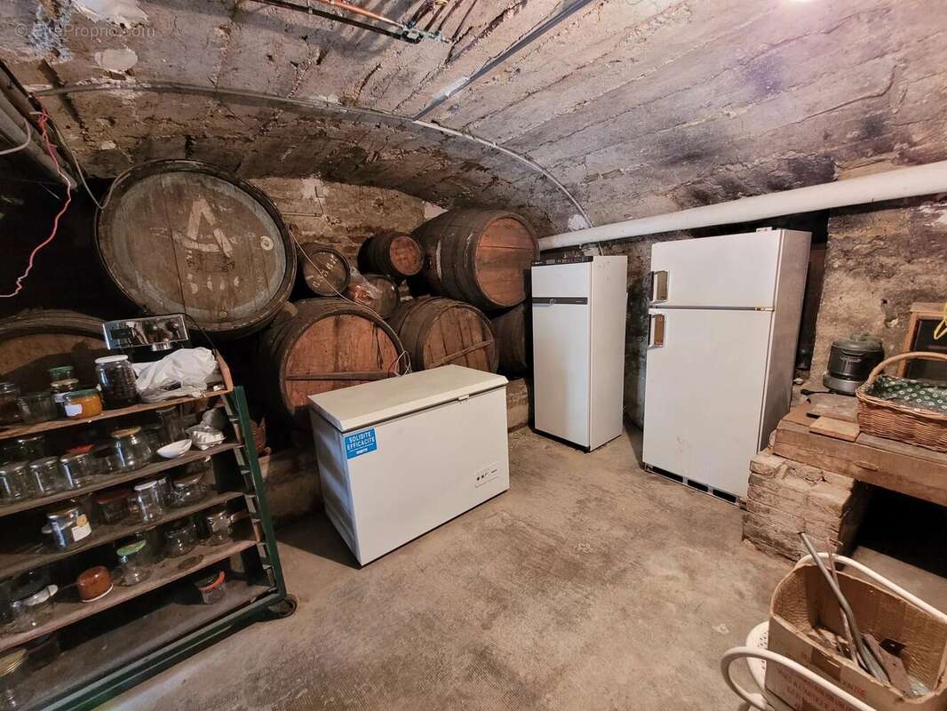 Maison à SAINT-JULIEN-LES-ROSIERS