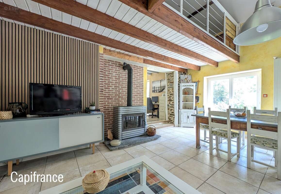 Maison en pierre – PLESSE – 165 m² – Terrain 9 000 m² – Proximité N137 - photo 7