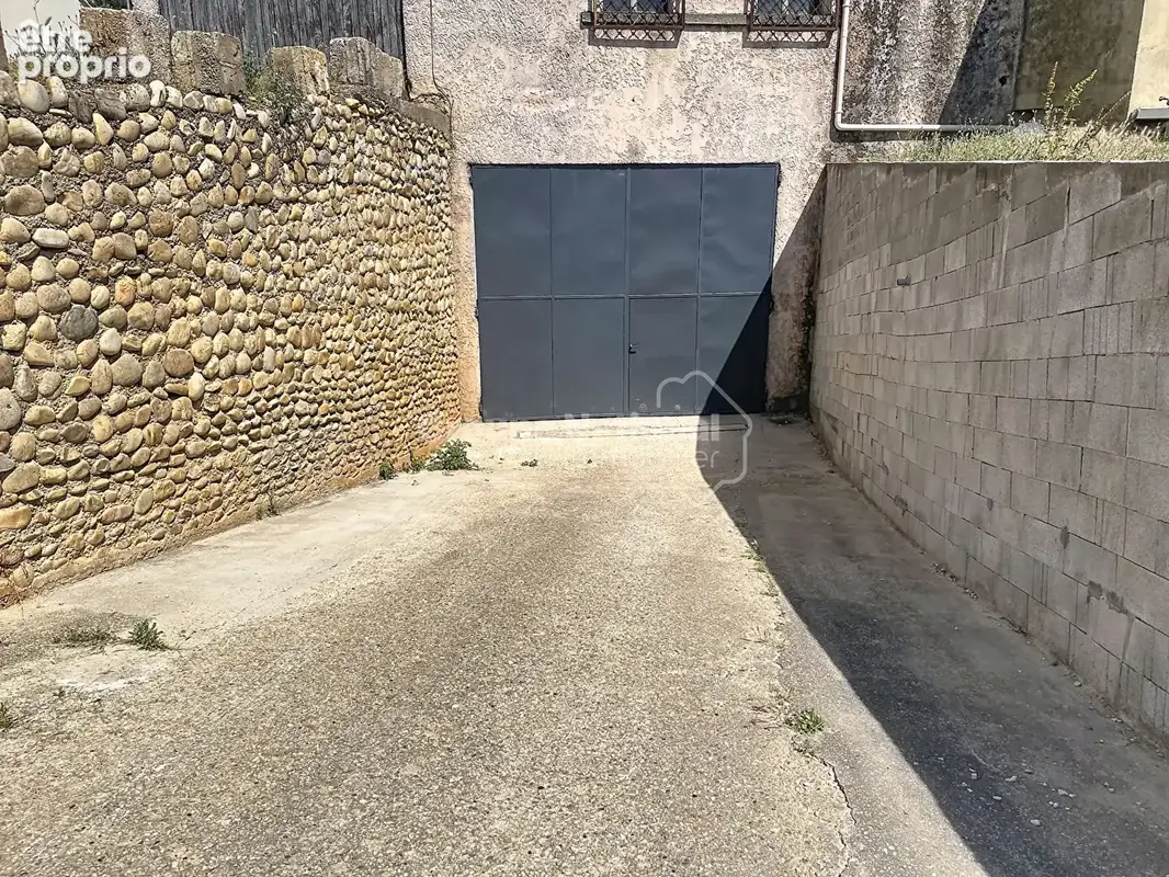 Châteauneuf-du-Pape : Ancienne cave viticole de 350 m² avec fort potentiel - photo 8