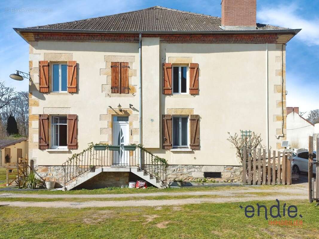 Maison à BEZENET