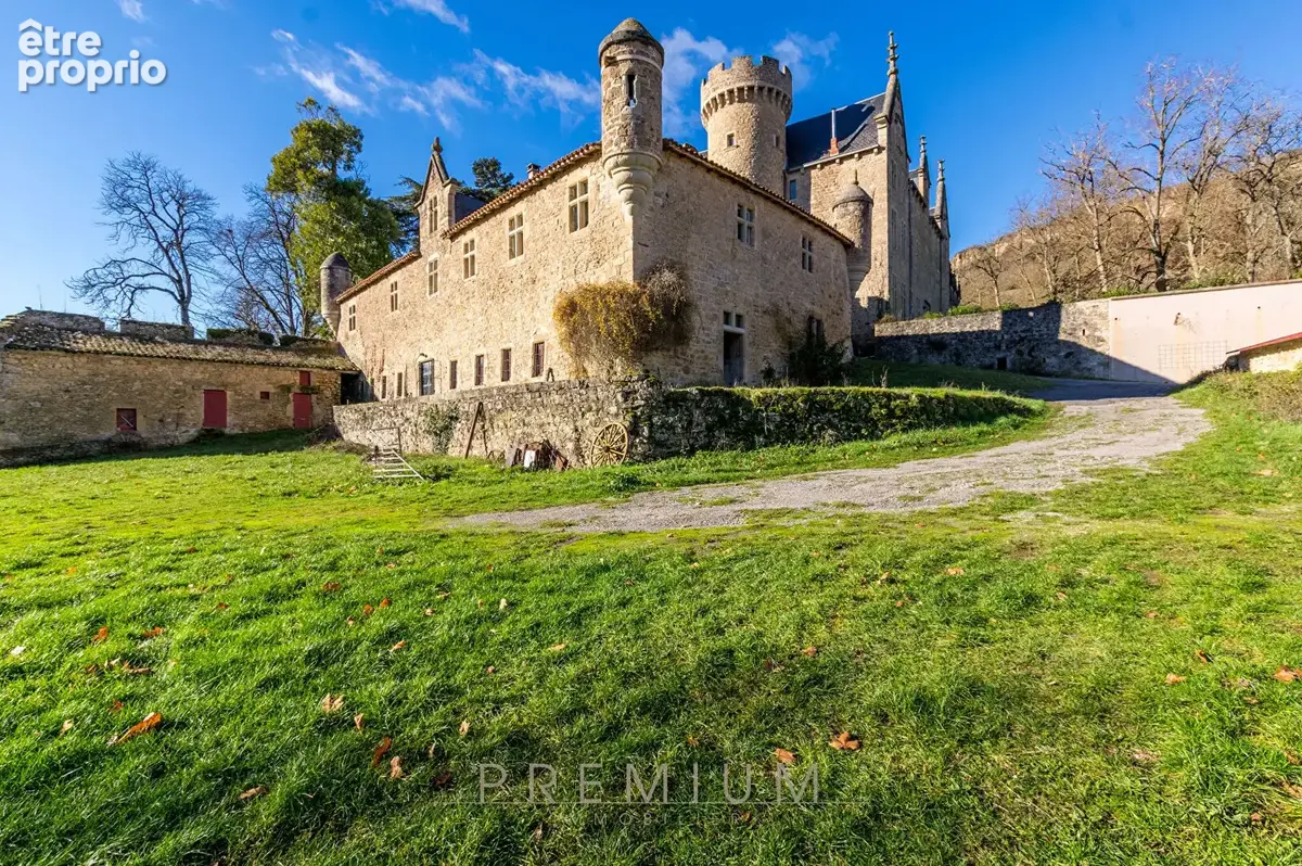 Majestueux Château du XIV siècle. Un Domaine d'Exception aux Portes du Sud - photo 5