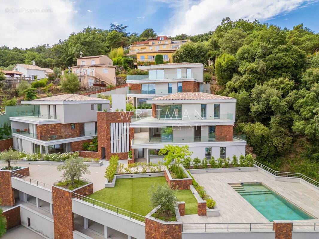 Appartement à LES ADRETS-DE-L'ESTEREL