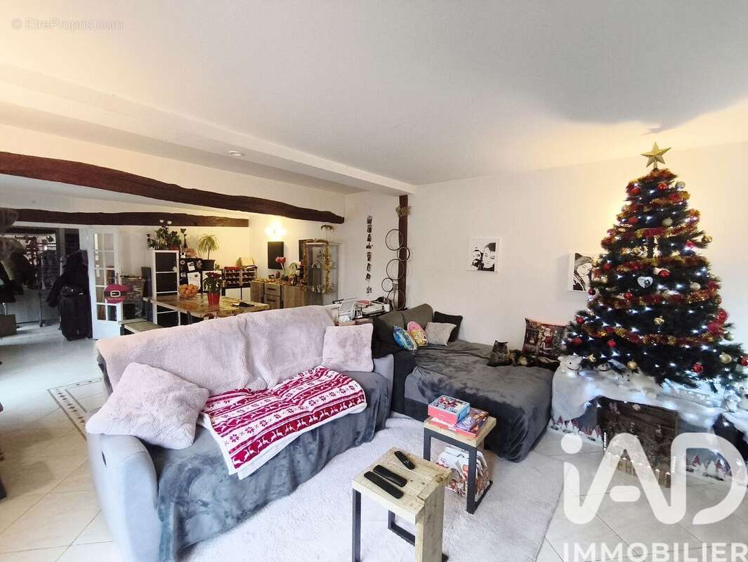 Photo 3 - Maison à CHATENAY-SUR-SEINE