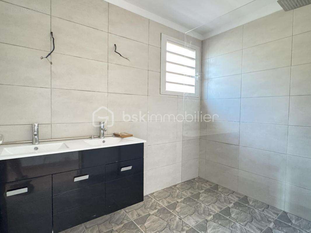 Maison à LES AVIRONS