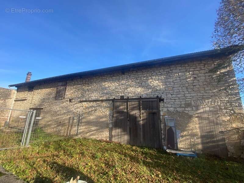 Appartement à NURIEUX-VOLOGNAT