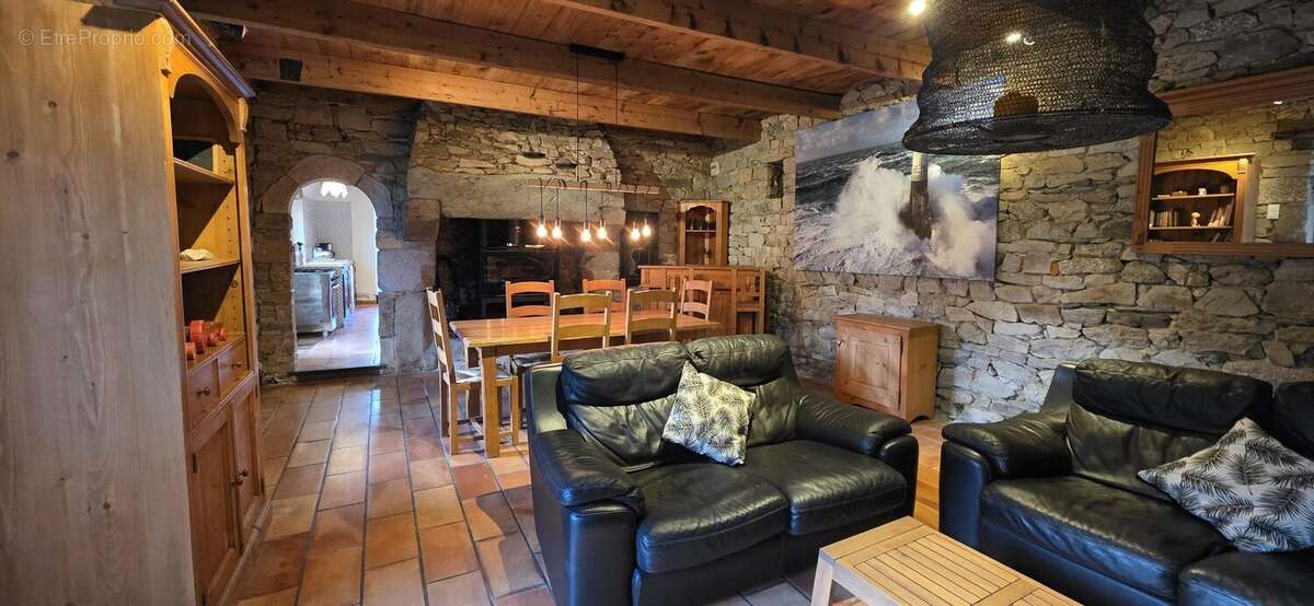 Maison à TREDREZ-LOCQUEMEAU