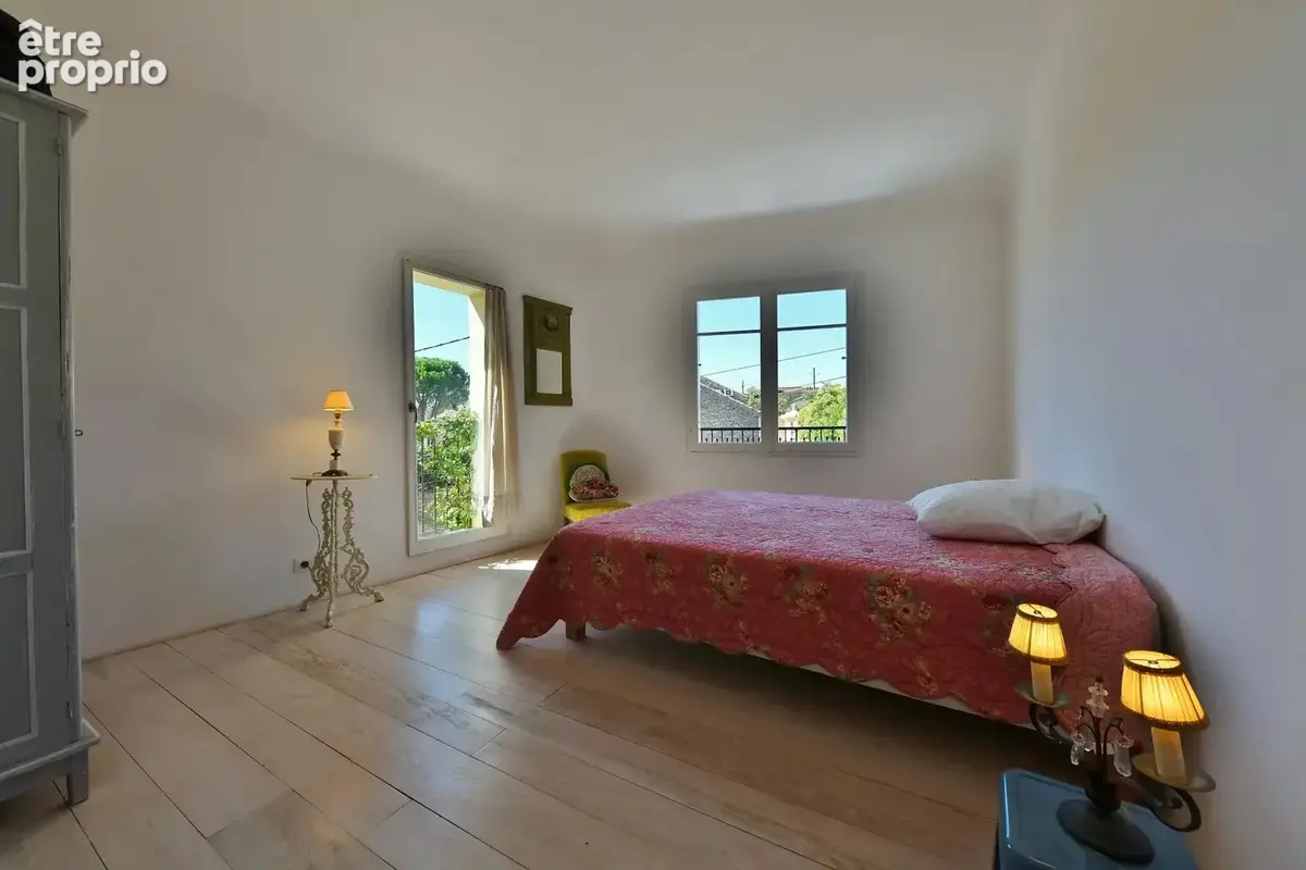 Maison de village avec jardin, bassin de nage et dépendance... - photo 8