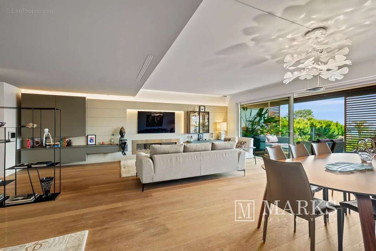 Appartement de luxe à 2 chambres avec grande terrasse et vue sur la mer - photo 2