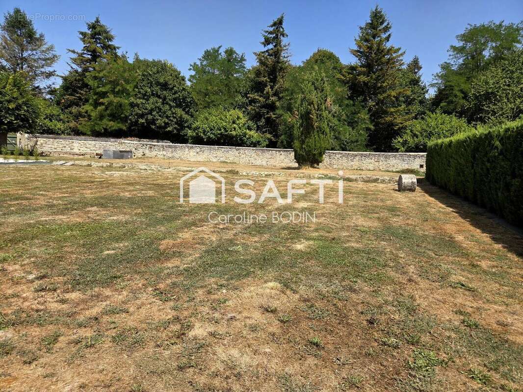 Terrain 1016 m² à Distre  - photo 3