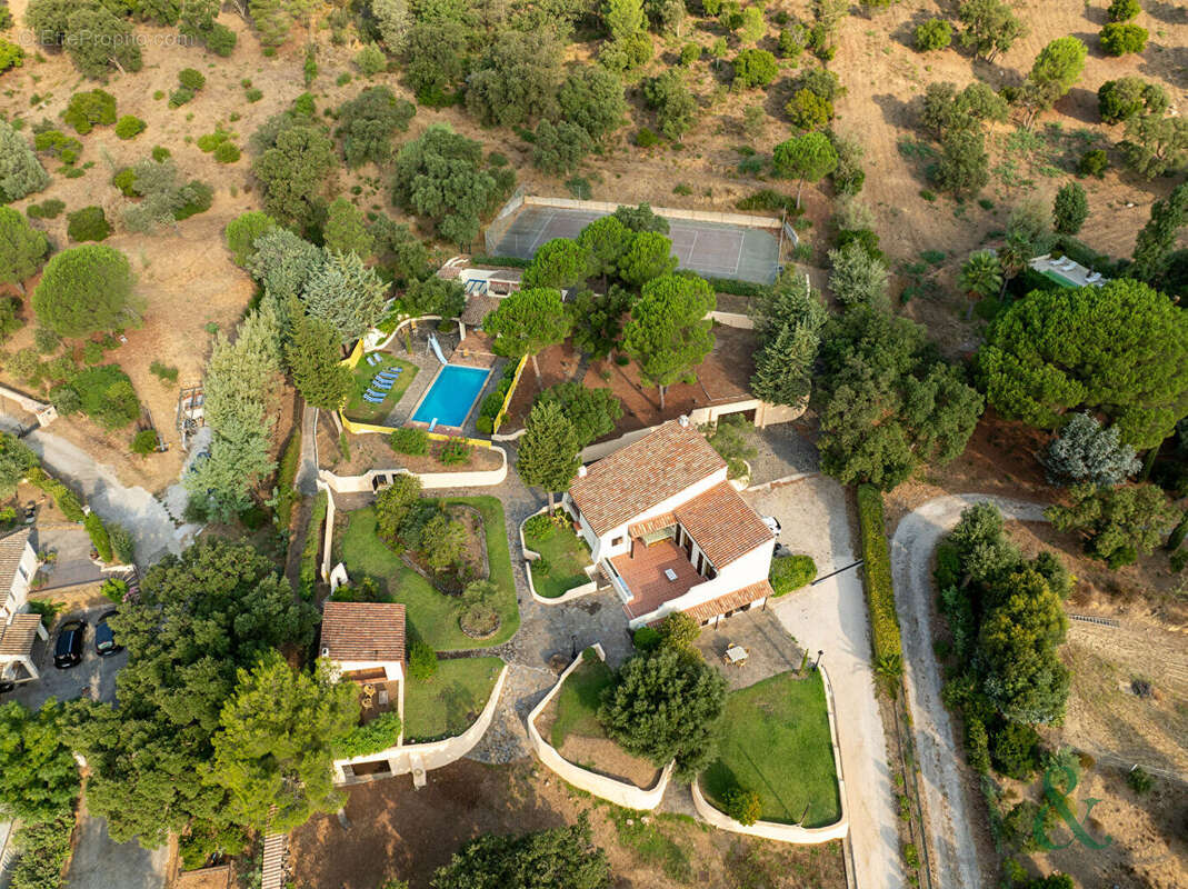 Maison à BORMES-LES-MIMOSAS