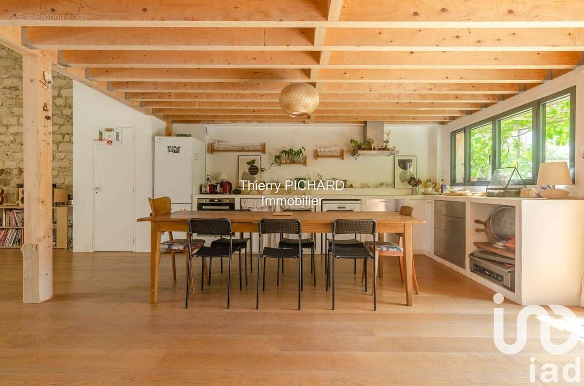 Photo 2 - Maison à LES LILAS