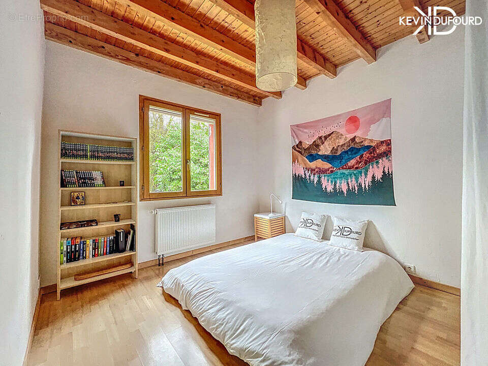 Maison à SAINT-ETIENNE-DE-FONTBELLON