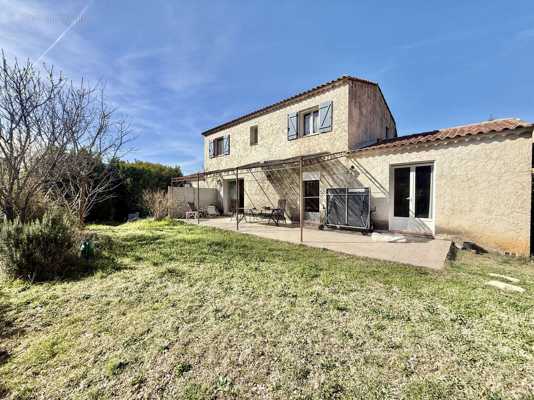Maison à SAINT-ZACHARIE