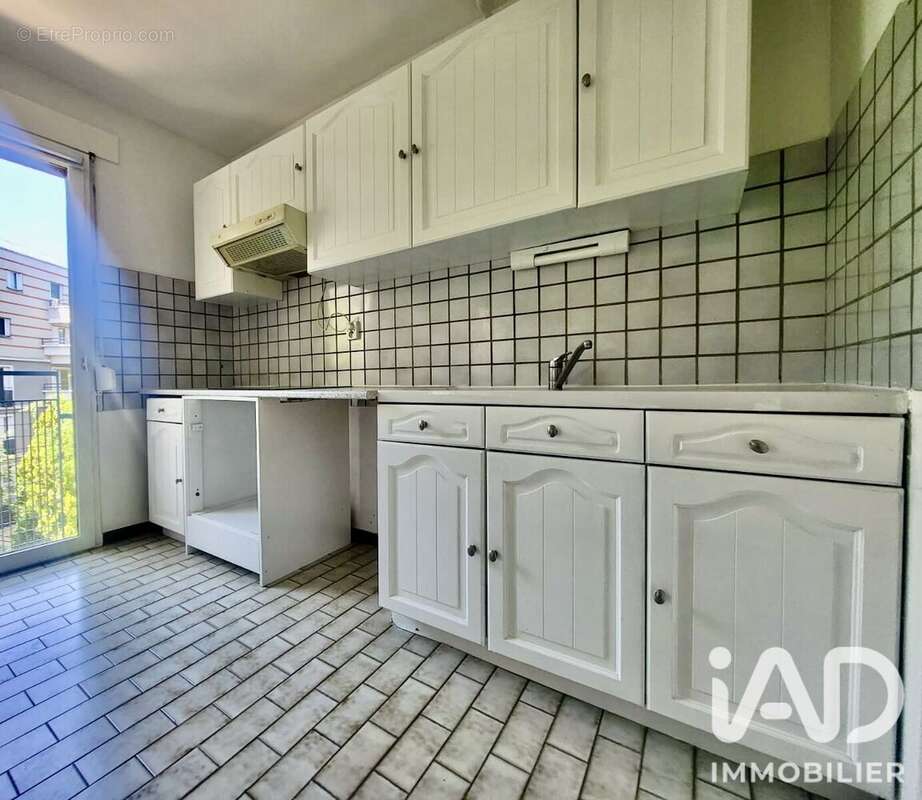 Appartement 69 m² à Saint-Etienne  - photo 3