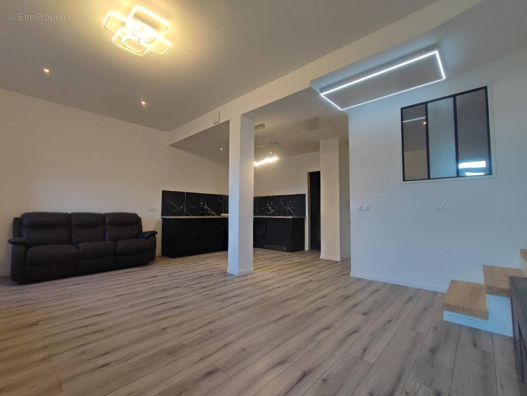 Appartement à GATTIERES
