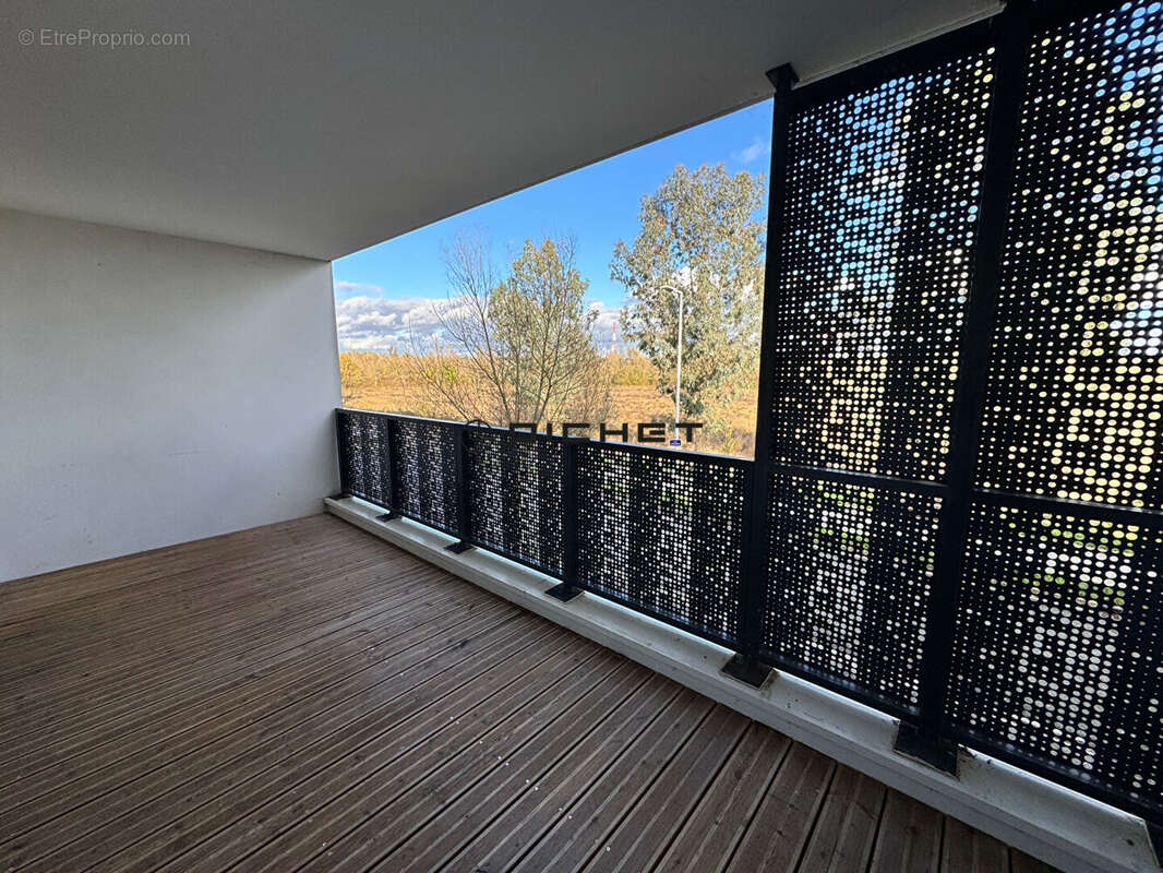 Appartement à VILLENAVE-D&#039;ORNON