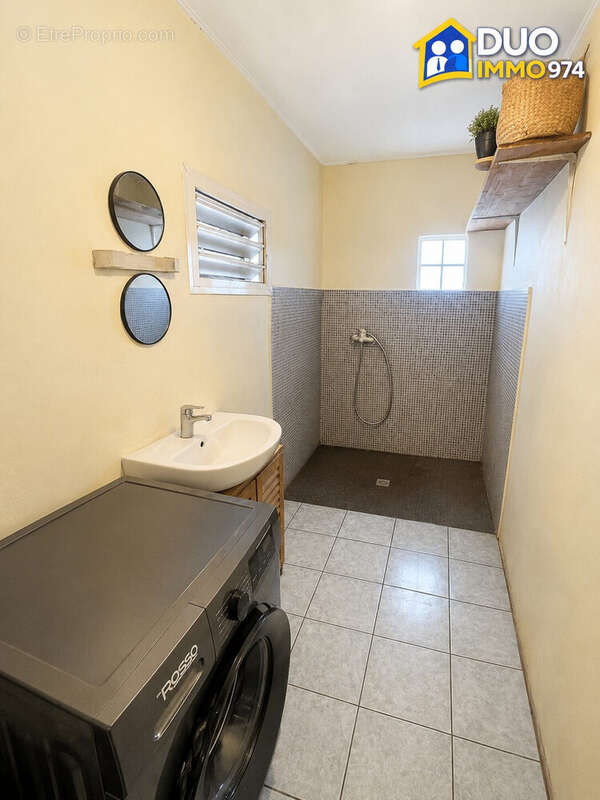 Maison 89 m² à Le Port  - photo 9