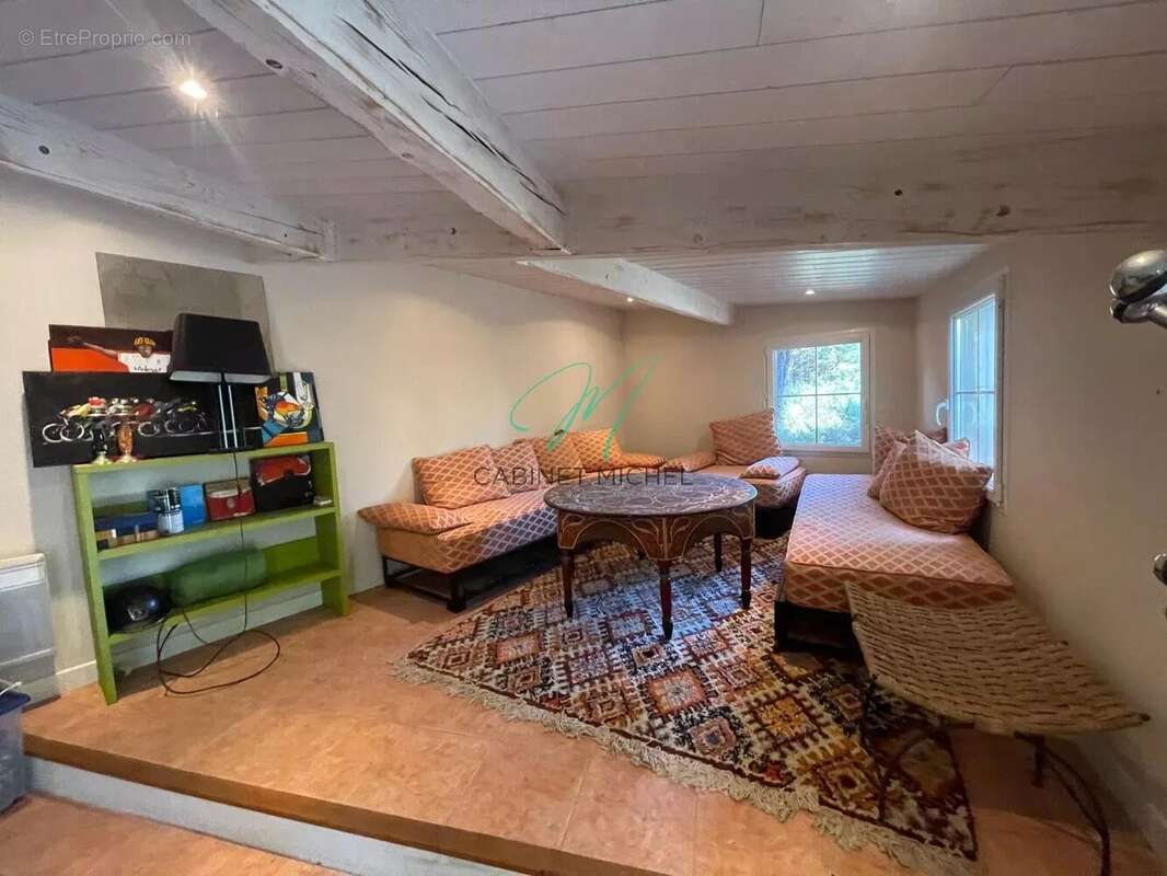 Maison à ROQUEFORT-LES-PINS